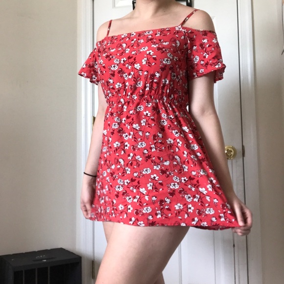 Dresses & Skirts - Coral floral dress
